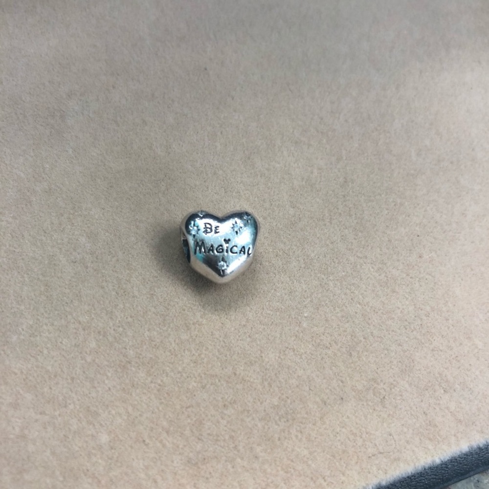 Pandora be magical charm